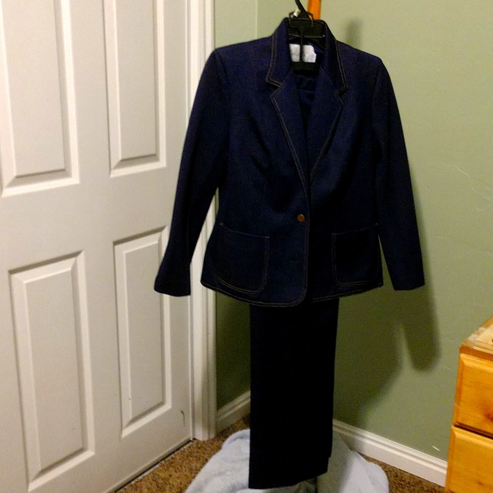 Suit